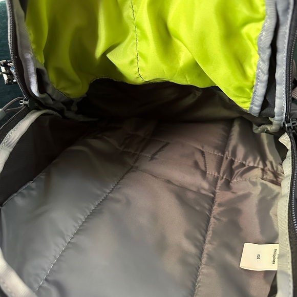 Camelbak Rim Runner 22 Backpack - Picture 4 of 6